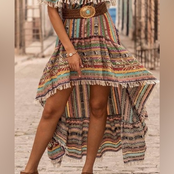 Go Ammos Dresses & Skirts - Go Ammos Asymmetric High Low Skirt SZ S-L